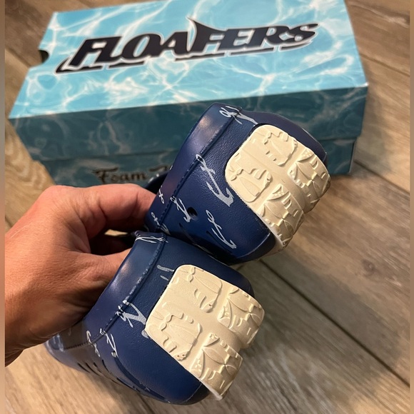 Floafers Posh Driver loafers in the Navy Anchor pattern - Picture 3 of 9